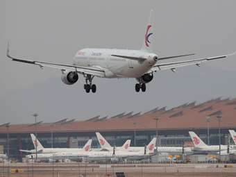 Ουάσιγκτον: Πρόταση να μην πετούν πάνω από τη Ρωσία οι κινεζικές αεροπορικές στις πτήσεις προς ΗΠΑ