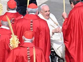 Ο Πάπας στέλνει μήνυμα για το προσφυγικό