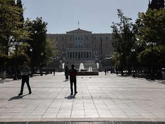 ΙΝΕ ΓΣΕΕ: Η Ελλάδα είδε τη μεγαλύτερη μείωση πραγματικού εισοδήματος από εργασία (-8,3%) στην ΕΕ την περίοδο 2019-2023