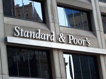 S&amp;P για πρόωρη εξόφληση των μνημονιακών δανείων: Δεν θα επηρεάσει την πιστοληπτική αξιολόγηση η μείωση των ρευστών διαθεσίμων