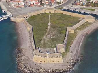 ΥΠΠΟ: Το Κάστρο Αντιρρίου γίνεται καθολικά προσβάσιμο