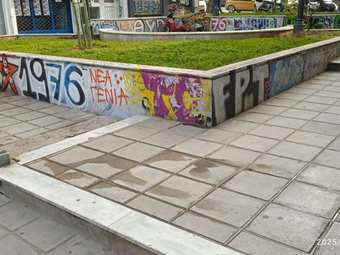 Θεσσαλονίκη: Τα χιλιοβανδαλισμένα μνημεία της Θεσσαλονίκης και οι πολίτες που αποκαθιστούν τις ζημιές