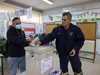 Προεδρικές εκλογές Κύπρου: Στο 55,6% η προσέλευση στις κάλπες μέχρι τις 17:00