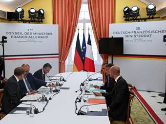 Μακρόν και Μερτς συμφώνησαν να προωθήσουν δευτερογενείς κυρώσεις κατά όσων στηρίζουν τη Ρωσία