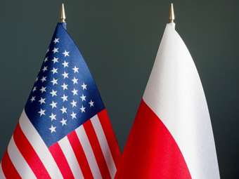 Πολωνία: Ο Τραμπ διορίζει πρεσβευτή των ΗΠΑ στη Βαρσοβία έναν επικριτή της κυβερνησης Τουσκ