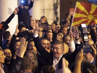 Προκλήσεις και από τον Μίτσκοσκι (VMRO): Θα μιλώ για "Μακεδονία" - Αν θέλει η Ελλάδα, ας προσφύγει στη Χάγη