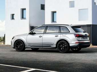 Αύξηση ισχύος και αυτονομίας για τα PHEV Audi Q7 και Q8