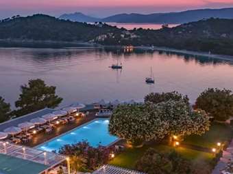 Πώς θα ζήσεις τις πιο όμορφες διακοπές σου στη Σκιάθο