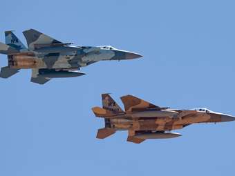 Το Πεντάγωνο στέλνει 10 μαχητικά στην Καραϊβική - CNN: Πλήγματα κατά των καρτέλ μέσα στο έδαφος της Βενεζουέλας ετοιμάζει ο Τραμπ