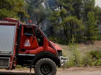 Οριοθετήθηκε η φωτιά στην Αλεξανδρούπολη - Μικρές ζημιές σε αποθήκες