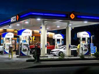 ΗΠΑ: Η κορύφωση της βενζίνης προαναγγέλλει σοκ τιμών για τους οδηγούς