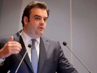 Handelsblatt: Βλέπει "καλές πιθανότητες" για εκλογή Πιερρακάκη στο Eurogroup - Τα μάκρο της Ελλάδας "θα έκαναν πολλούς να ζηλέψουν"