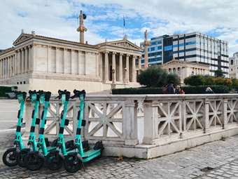 "Θησαυρός" σε δύο ρόδες: Ποιοι παίκτες επενδύουν στα πατίνια και πως διαμορφώνεται η αγορά