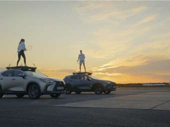 Δείτε το απίθανό ρεκόρ Γκίνες της Lexus (video)