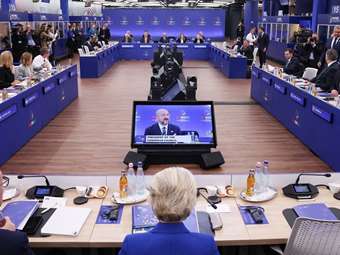 Σε κρίσιμο σταυροδρόμι η Ε.Ε. μετά την κυβερνητική κρίση στη Γερμανία