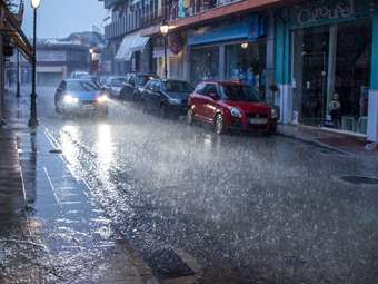 Κακοκαιρία: Kαταιγίδες και χαλάζι φέρνει η "Adel" - Προβλήματα σε Κέρκυρα και Αιτωλοακαρνανία