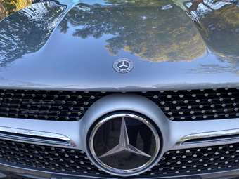 Αναθεώρησε ανοδικά τις προβλέψεις της για το έτος η Mercedes-Benz