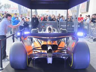 Το μονοθέσιο της McLaren Formula 1 Team περιοδεύει στην Ελλάδα - Πρεμιέρα στη Θεσσαλονίκη στις 6 Σεπτεμβρίου