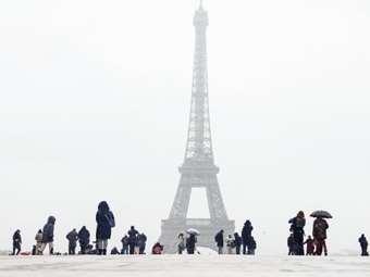 Γαλλία - Βρετανία - Ολλανδία: Σοβαρά προβλήματα σε δρόμους και αερομεταφορές από τη σφοδρή χιονόπτωση