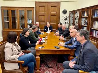 ΣΥΡΙΖΑ: Άμεσα εφαρμόσιμη η πρόταση για επαναφορά 13ου και 14ου μισθού στο Δημόσιο