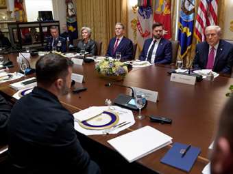 FT: Ο Τραμπ κάλεσε τον Ζελένσκι να αποδεχθεί τους όρους της Ρωσίας ή να βρεθεί αντιμέτωπος με την καταστροφή