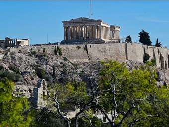 Τι πρέπει να κάνει η Ελλάδα για να αναβαθμιστεί η οικονομία στην Α βαθμίδα - Έτος-κλειδί το 2030