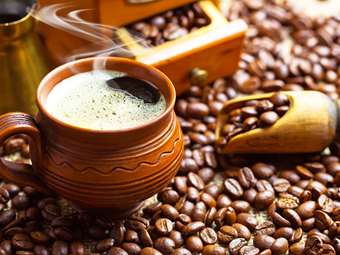 "Βουτιά" στις τιμές του καφέ - Σε χαμηλό 2ετίας το κακάο με πτώση 6,4%