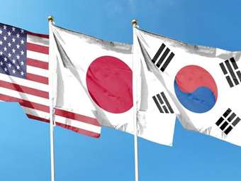 ΗΠΑ - Ιαπωνία - Ν. Κορέα: Οι ηγέτες των τριών κρατών ανανεώνουν τη δέσμευσή τους για την από κοινού αντιμετώπιση περιφερειακών προκλήσεων