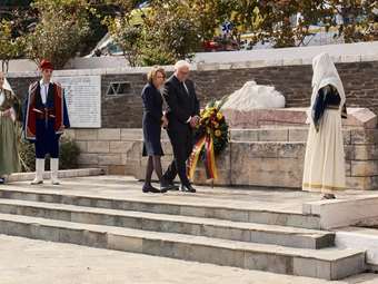 Σταϊνμάιερ από την Κάνδανο Χανίων: Ζητώ συγχώρεση στο όνομα της Γερμανίας για τα βαριά εγκλήματα