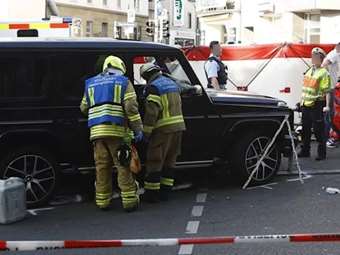 Αυτοκίνητο έπεσε πάνω σε πεζούς στη Στουγκάρδη - Τουλάχιστον 8 τραυματίες - Για "τραγικό τροχαίο" μιλά η αστυνομία