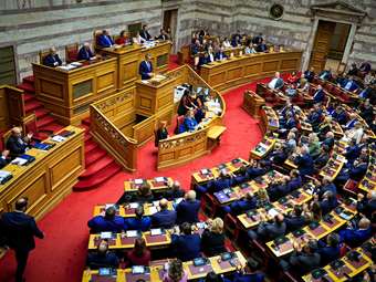Βουλή - Νομοσχέδιο για αντιμετώπιση της βίας κατά γυναικών: Απορρίφθηκε η αίτηση αντισυνταγματικότητας - Λεκτική αντιπαράθεση Ζ. Κωνσταντοπούλου με βουλευτές ΝΔ