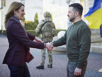 Ουκρανία: Η Μέτσολα συναντήθηκε με τον Ζελένσκι