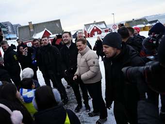 Στη Γροιλανδία βρέθηκε η πρωθυπουργός της Δανίας, μετά την υπαναχώρηση Τραμπ