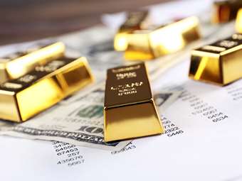 Σταθερός παρέμεινε ο χρυσός καθώς η ζήτηση για ασφαλή καταφύγια αντισταθμίζει το ισχυρότερο δολάριο