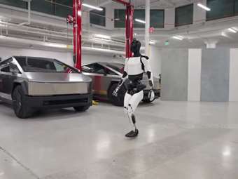 Tesla Optimus: Το ανθρωποειδές ρομπότ που μαθαίνει να οδηγεί πριν καν περπατήσει