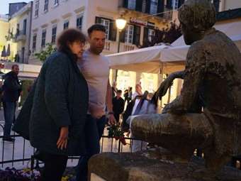 Στο Μνημείο του Κώστα Γεωργάκη στην Κέρκυρα ο Στέφανος Κασσελάκης