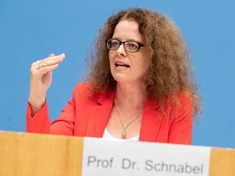 Σνάμπελ (ΕΚΤ): Βλέπουμε επίμονο πληθωρισμό στις υπηρεσίες