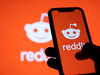 Reddit: "Εκτοξεύεται" η μετοχή καθώς η στροφή της πλατφόρμας στο AI κερδίζει τους επενδυτές
