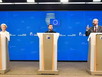 "Φειδωλή" σε δεσμεύσεις η ΕΕ έναντι του Ζελένσκι