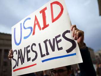 Οι περικοπές στην αμερικανική βοήθεια στοιχίζουν ζωές - και την επιρροή των ΗΠΑ