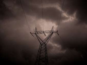 Γιατί οι Αμερικανοί (θα) πληρώνουν ακριβά το ρεύμα τους