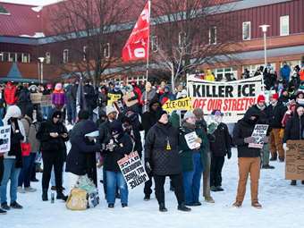 Μινεσότα: Nοσοκόμος σε ΜΕΘ o 37χρονος Άλεξ Πρέτι που έπεσε νεκρός - Τα "αηδιαστικά ψέματα" της κυβέρνησης Τραμπ καταγγέλουν οι γονείς του