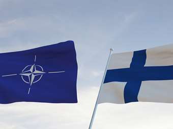 Οι φιλοδοξίες του Πούτιν επαναφέρουν τα στρατεύματα και τα τανκς της Φινλανδίας στη μόδα