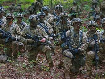 Ο αμερικανικός στρατός διαβεβαιώνει ότι η μείωση των στρατευμάτων του στη Ρουμανία δεν ισοδυναμεί με "αποχώρηση" των ΗΠΑ από την Ευρώπη