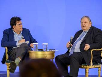 Βενιζέλος στον Κύκλο Ιδεών: Το 2015 μπήκε τέλος στον υπαρξιακό μας διχασμό μεταξύ Ανατολής και Δύσης