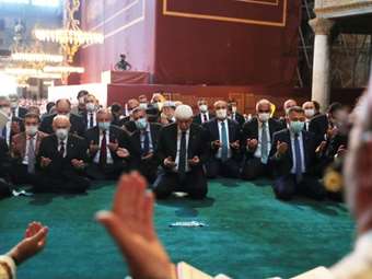 Ερντογάν: Όποιος έχει εθρότητα προς τη Σαρία, έχει εχθρότητα προς το Ισλάμ