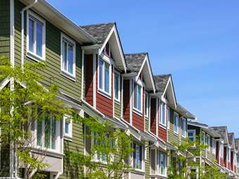 Βρετανία: Νέα πτώση 5,3% σημείωσαν οι τιμές κατοικιών τον Σεπτέμβριο