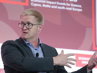 Παράθυρο για αναβάθμιση της ελληνικής οικονομίας στην επενδυτική βαθμίδα από τη Moody’s