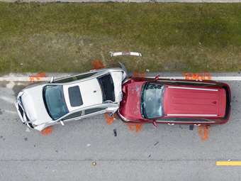 Καραμπόλα αυτοκινήτων: Ποιος έχει την ευθύνη και ποιος πληρώνει