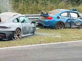 Tρομακτικό ατύχημα με Porsche και BMW να παίρνουν φωτιά (video)